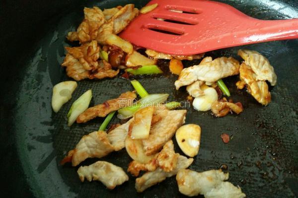 香辣腐竹炒肉的做法图解6
