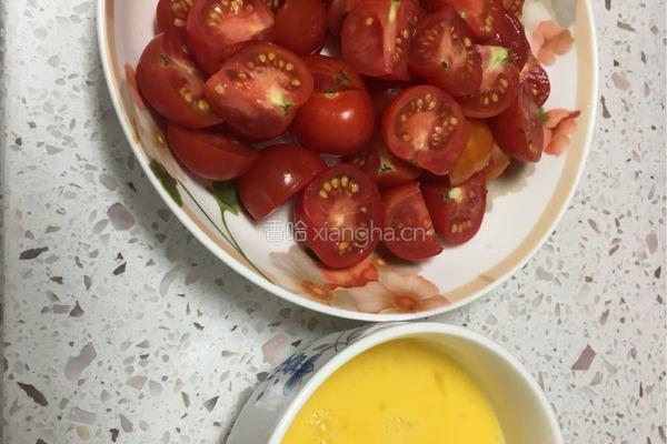 西红柿炒鸡蛋的做法图解1