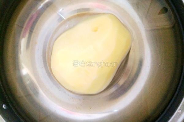 土豆丝炒韭菜的做法图解1