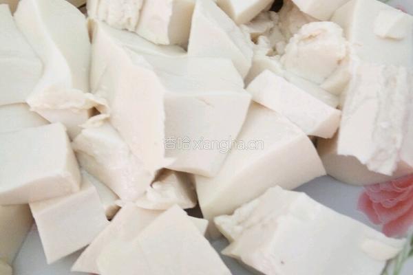 白菜豆腐汤的做法图解1