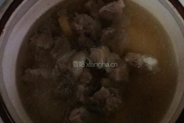 番茄金针菇牛腩汤的做法图解2