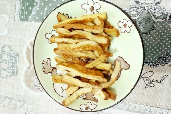 豆腐干炒韭菜的做法图解2