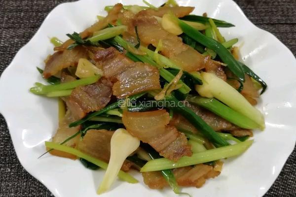 芹菜蒜苗炒腊肉的做法图解9