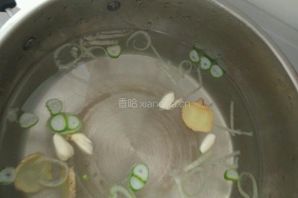 鲫鱼汤的做法图解2