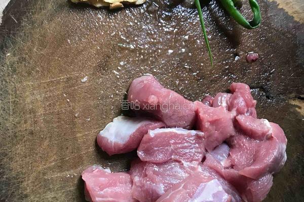 自制猪肉松的做法图解1