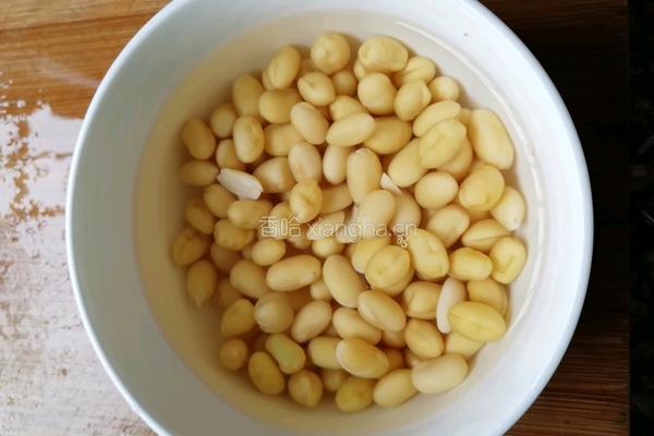 黄豆鱼头汤的做法图解3