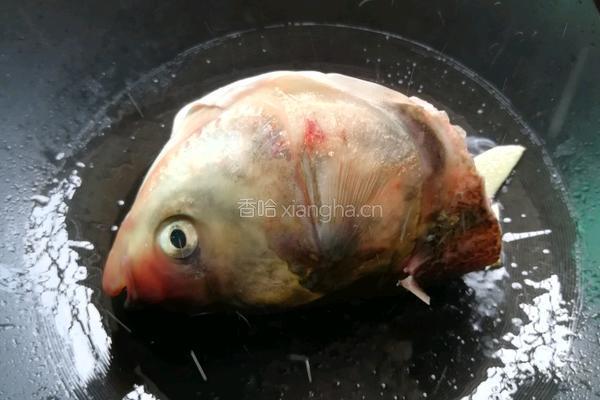 黄豆鱼头汤的做法图解4