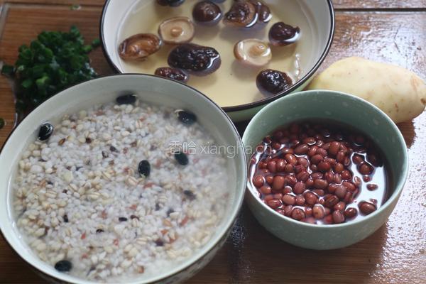 香煎土豆杂粮饭团的做法图解1