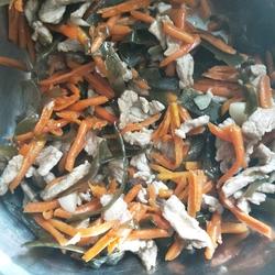胡萝卜海带丝炒肉的做法[图]