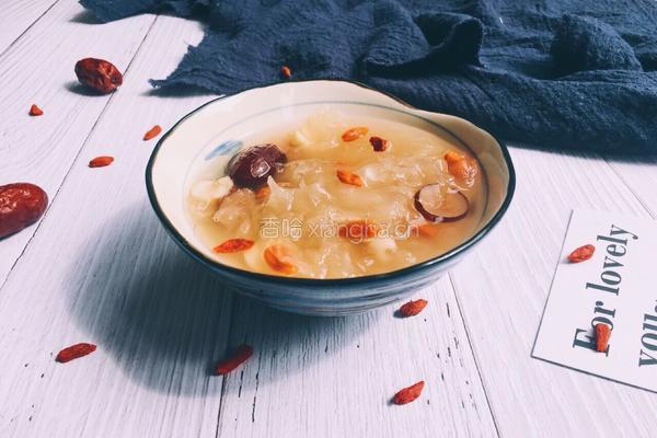 银耳莲子红枣羹的做法图解8