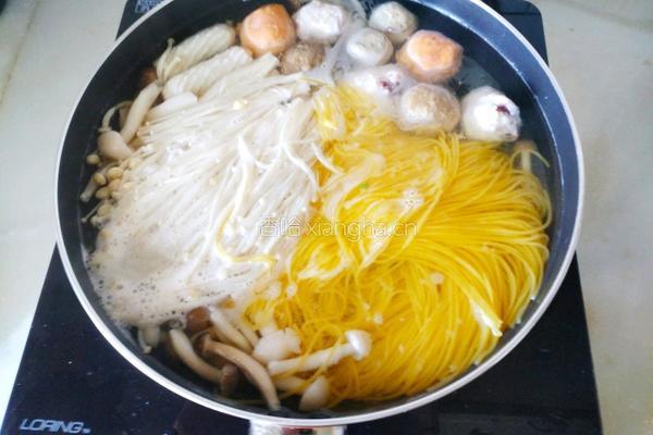 玉米面鱼丸菌汤的做法图解10