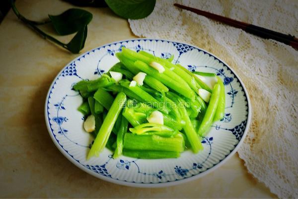 清炒菠菜梗的做法图解8