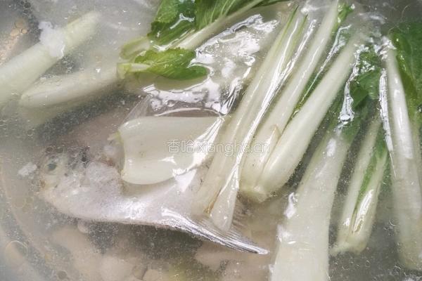 青菜鱼汤的做法图解6
