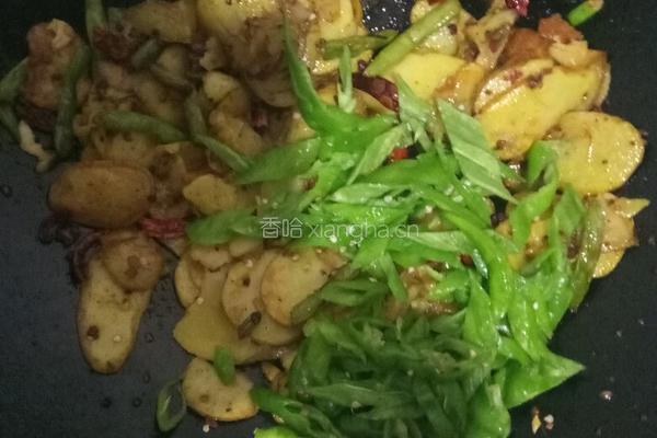 干锅土豆片煸豆角的做法图解8