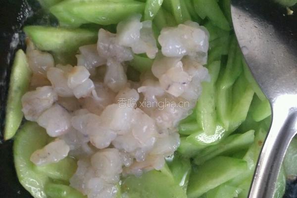 黄瓜炒虾仁的做法图解4