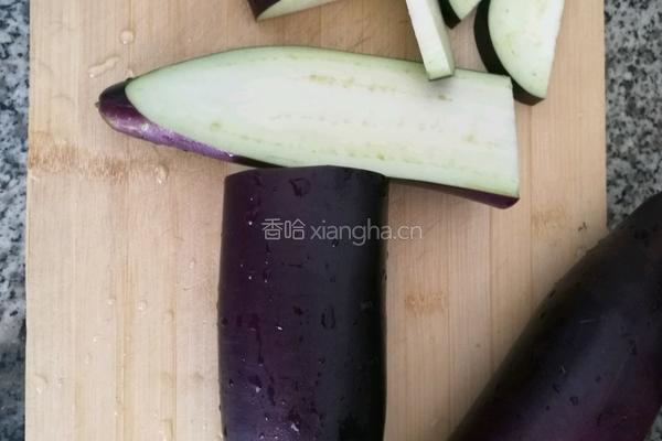 家常烧茄子的做法图解1