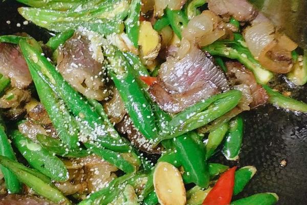青椒炒腊肉的做法图解8