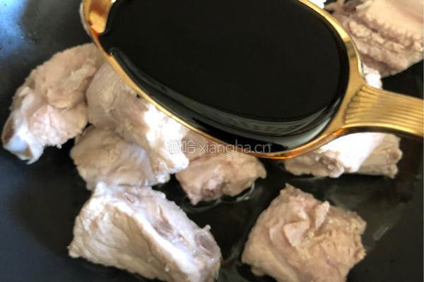 土豆烧排骨的做法图解2
