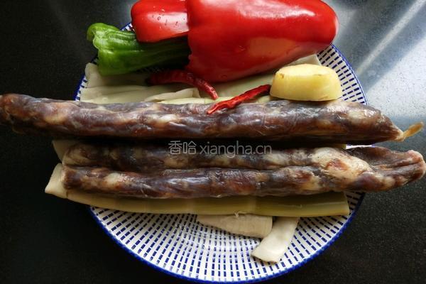 春笋炒腊肠的做法图解2
