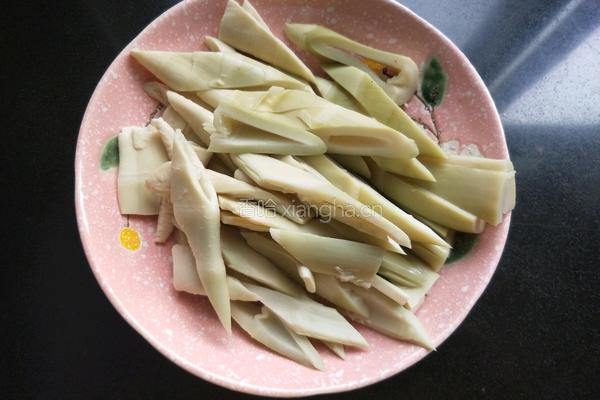 春笋炒腊肠的做法图解4
