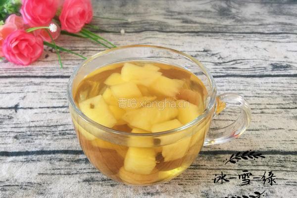冰糖菠萝桂圆汤的做法图解1
