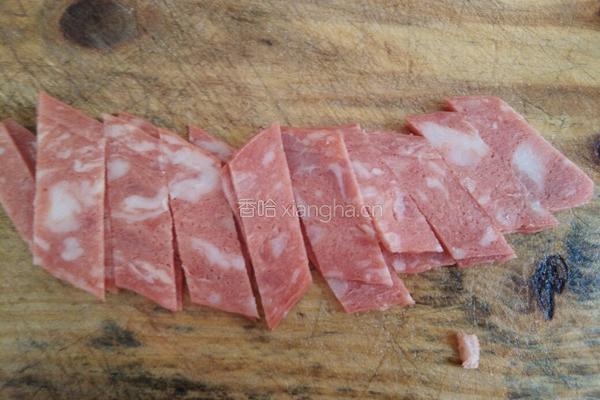 培根炒青椒的做法图解1