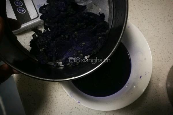 紫蝶花星空面包的做法图解3