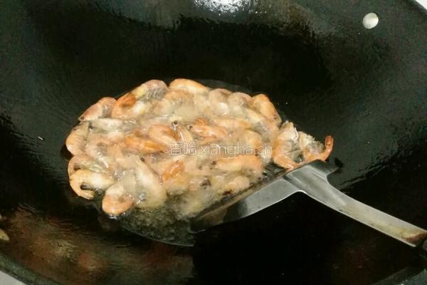 油爆河虾的做法图解4