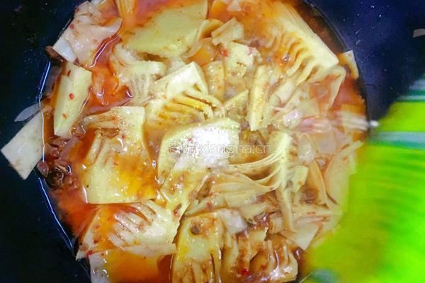 香菇酱炒春笋的做法图解6
