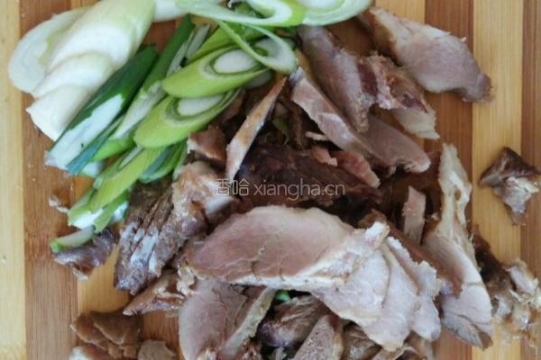 黄油焖肉片的做法图解3