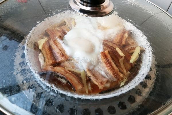 豆腐鸡蛋蒸鳗鱼干的做法图解6