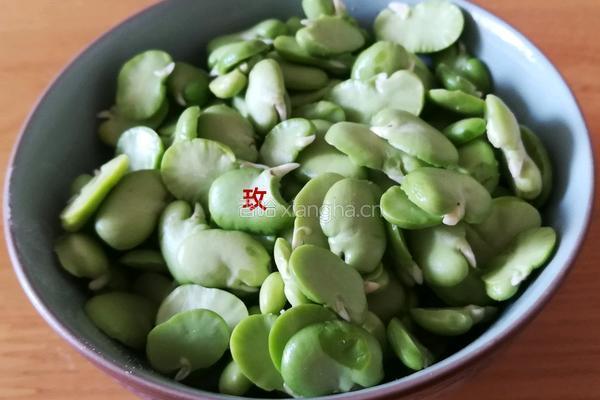  腊肠蚕豆的做法图解4