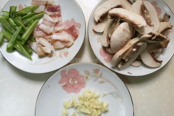 奶油蘑菇培根意面的做法图解6
