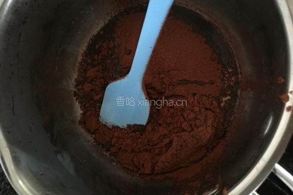 巧克力水果蛋糕的做法图解3