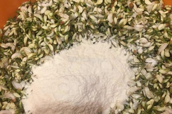 槐花麦饭的做法图解2