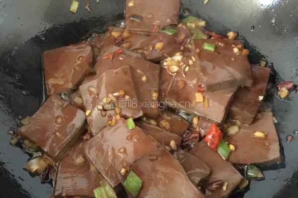 韭菜炒鸭血的做法图解7