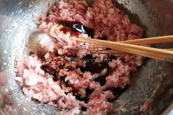 猪肉韭菜包子的做法图解4