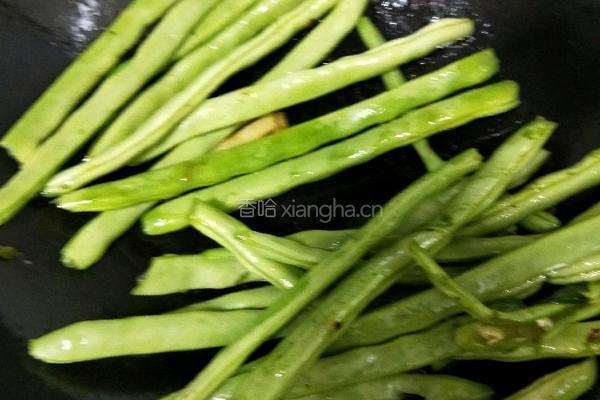芋头豆角炖排骨的做法图解12