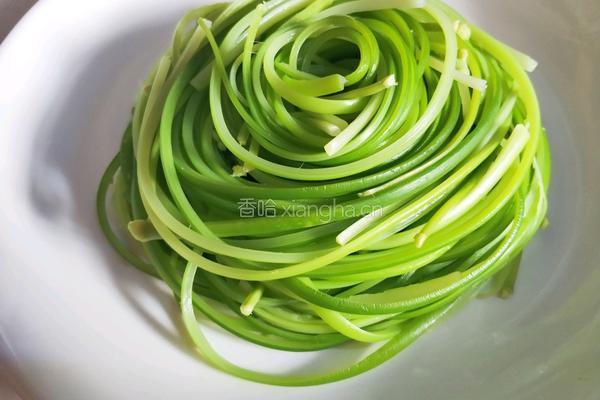 手撕蒜薹的做法图解7