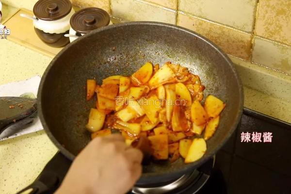 韩式辣白菜炒土豆片的做法图解6