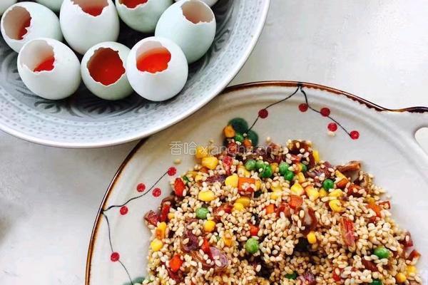 咸鸭蛋蒸什锦米饭的做法图解3
