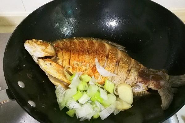 糖醋鳊鱼的做法图解10