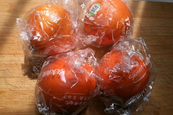 鲜榨橙汁的做法图解2