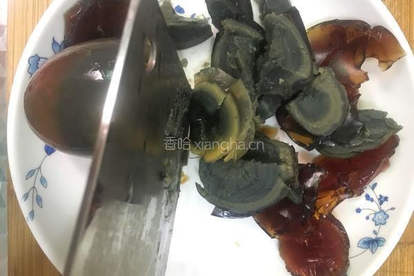 皮蛋炒苋菜的做法图解4