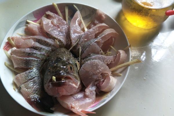 孔雀鲈鱼的做法图解3