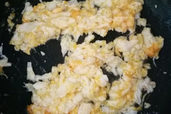 炒花饭的做法图解4