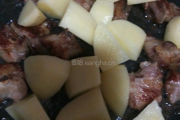 红烧土豆排骨的做法图解3