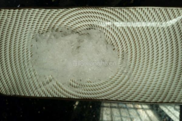 冰糖燕窝的做法图解3