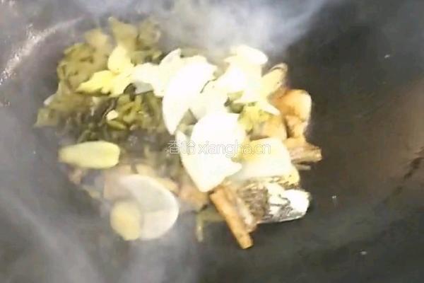 老坛酸菜鱼 的做法图解2