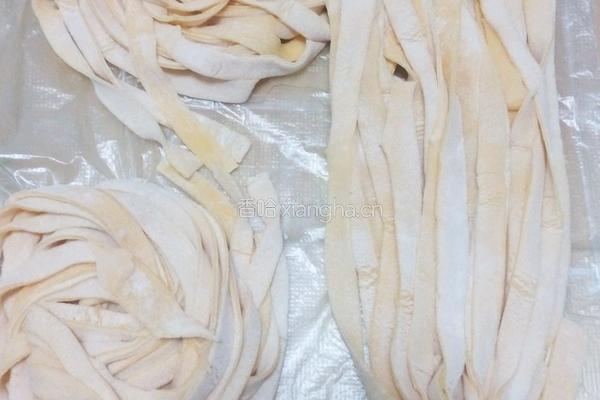 手擀鸡蛋面的做法图解8